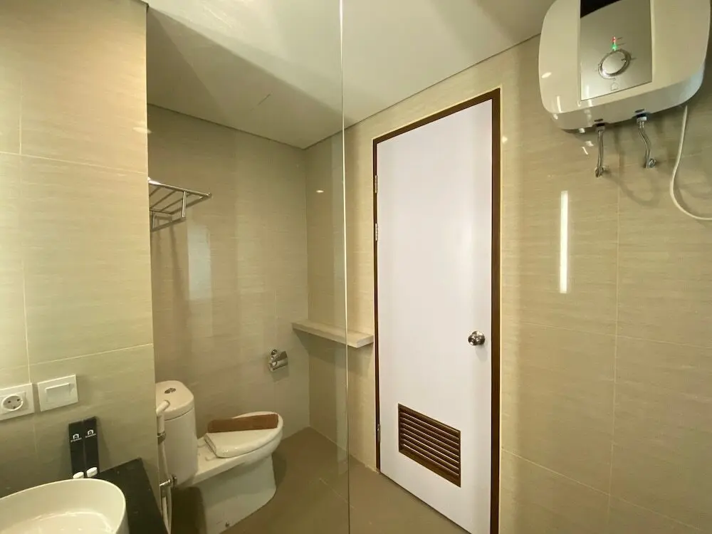 Бандунг: Modern and Spacious Studio Room at Green Kosambi Apartment