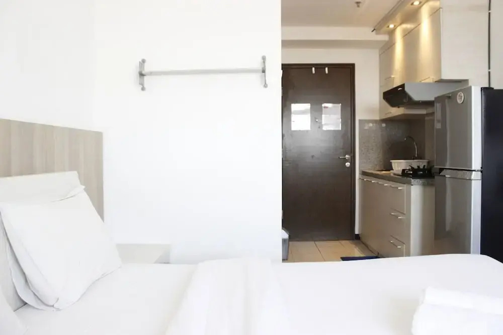 Бандунг: Minimalist Studio Apartment at The Suite @Metro
