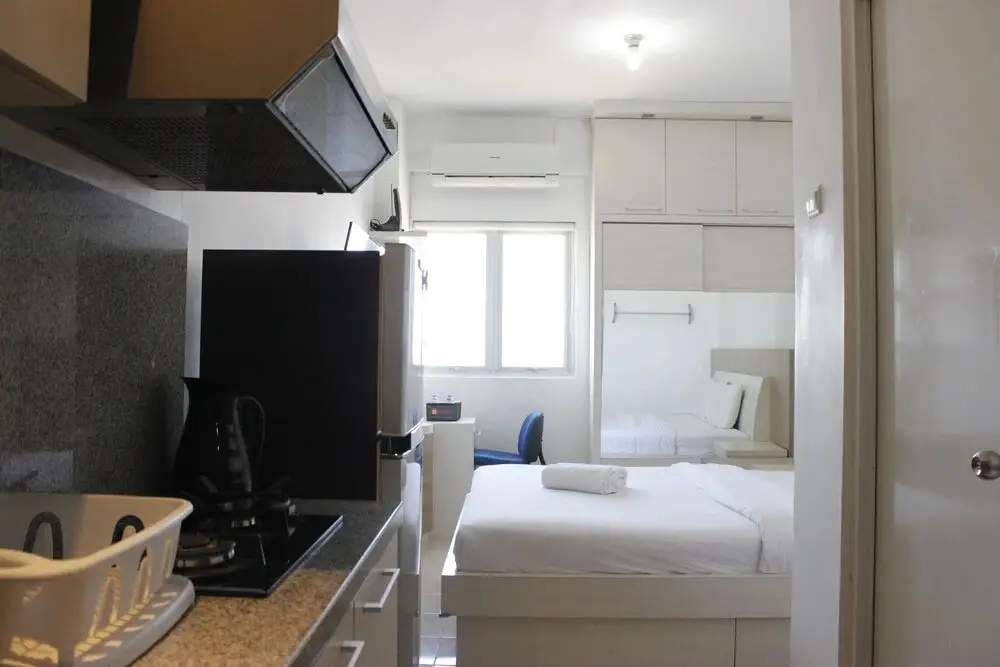 Бандунг: Minimalist Studio Apartment at The Suite @Metro