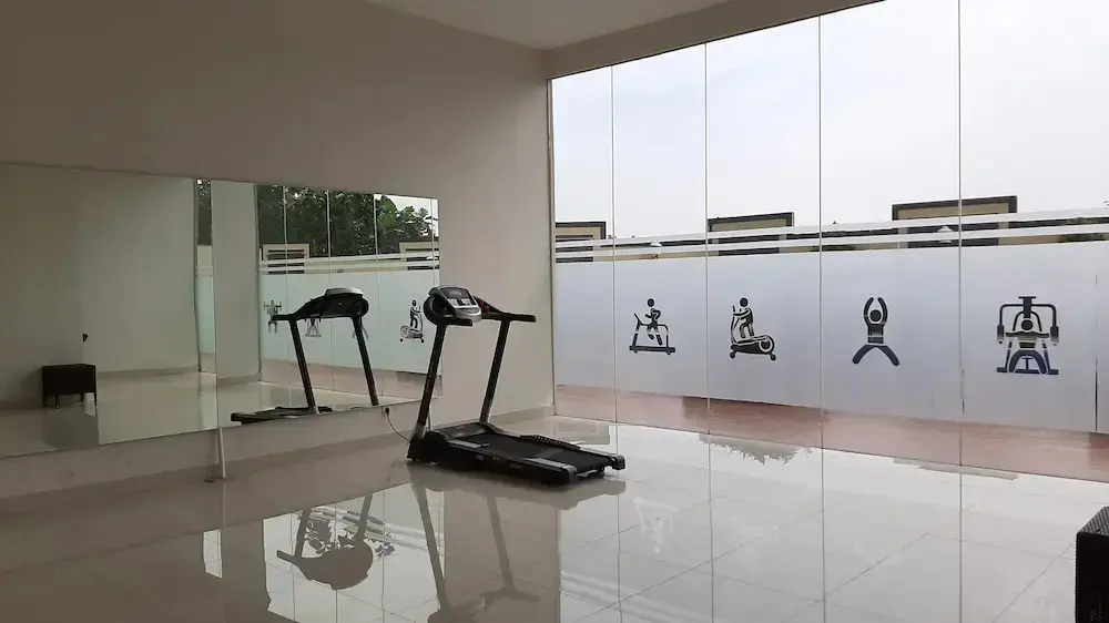 Южный Тангеранг: Brand New Modern and Cozy Studio at Easton Park Apartment