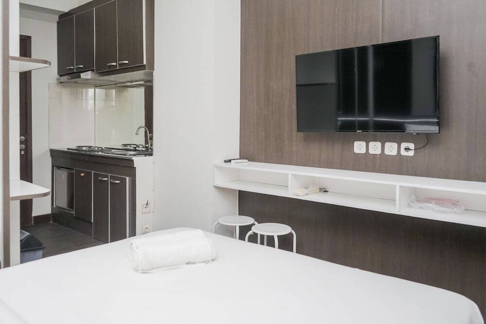 Южный Тангеранг: Brand New Modern and Cozy Studio at Easton Park Apartment