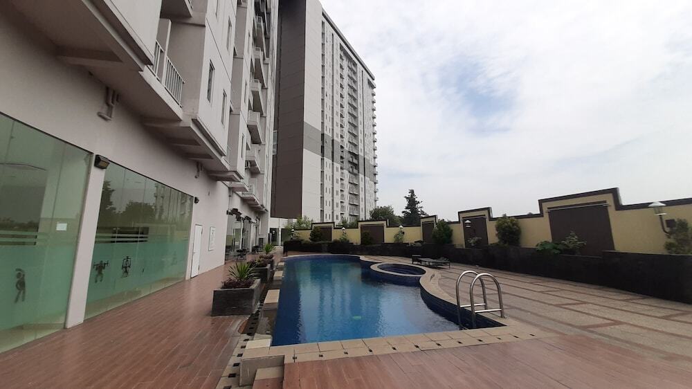 Южный Тангеранг: Brand New Modern and Cozy Studio at Easton Park Apartment