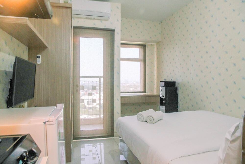 Бекаси: Modern Furnished Studio at Springlake Summarecon Bekasi Apartment