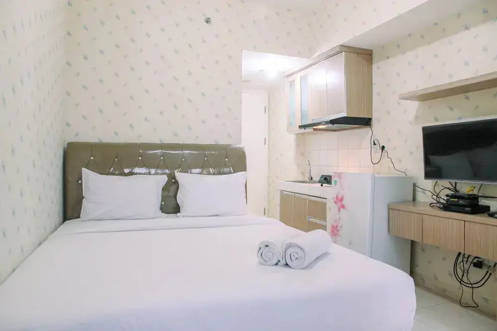 Бекаси: Modern Furnished Studio at Springlake Summarecon Bekasi Apartment