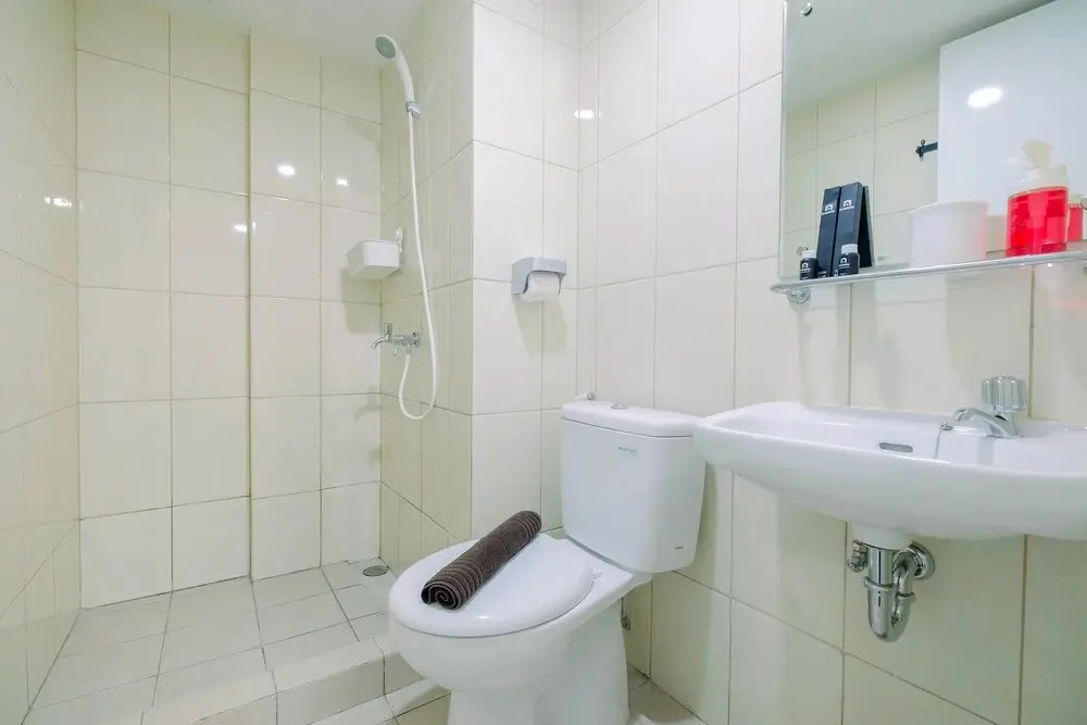 Бекаси: Modern and Comfortable 2BR Springlake Summarecon Bekasi Apartment