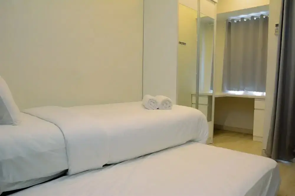 Бекаси: Modern and Full Parquette @ Studio Springlake Summarecon Apartment