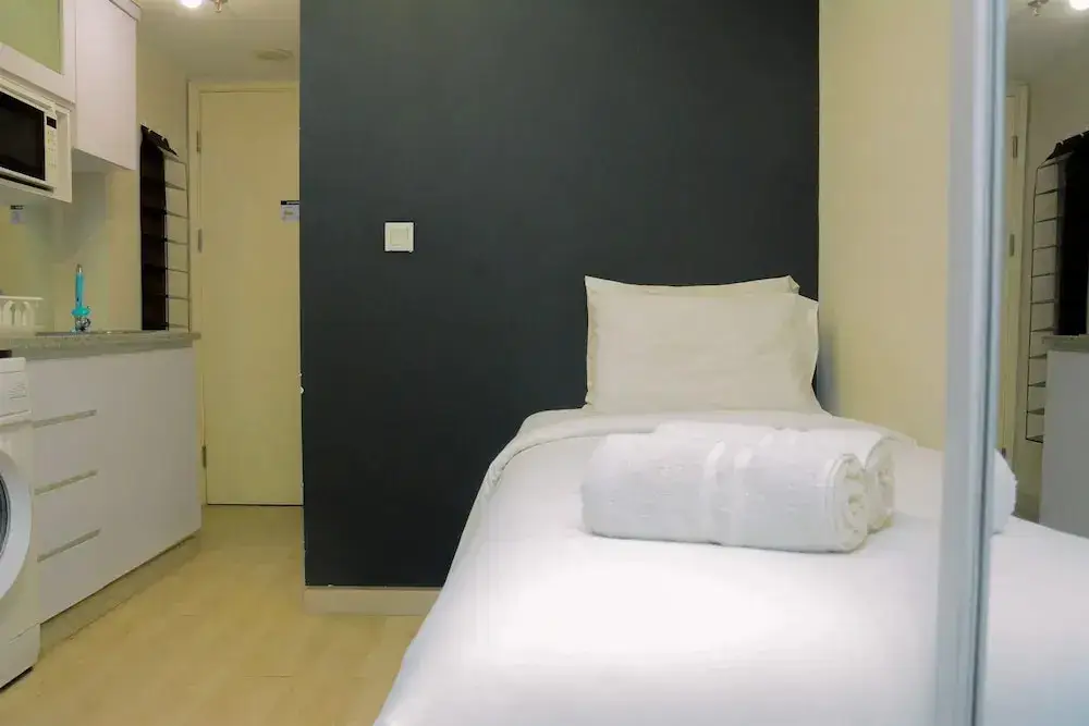Бекаси: Modern and Full Parquette @ Studio Springlake Summarecon Apartment