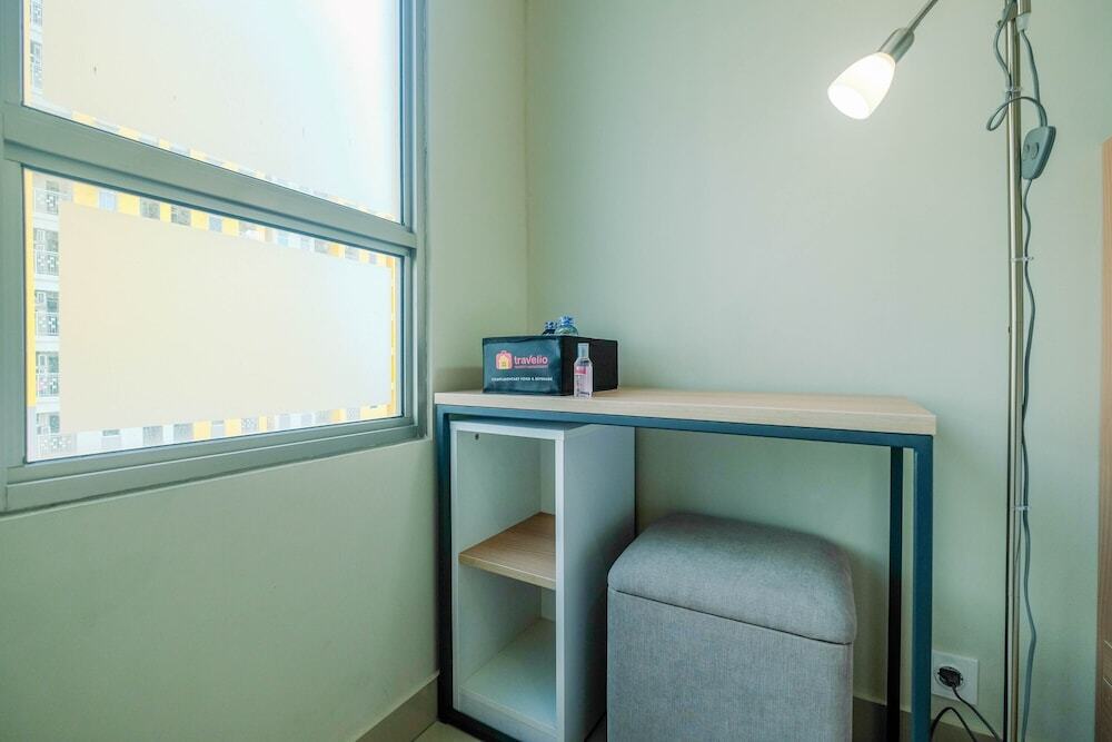 Бекаси: Functional and Minimalist Studio Apartment at Springlake Summarecon