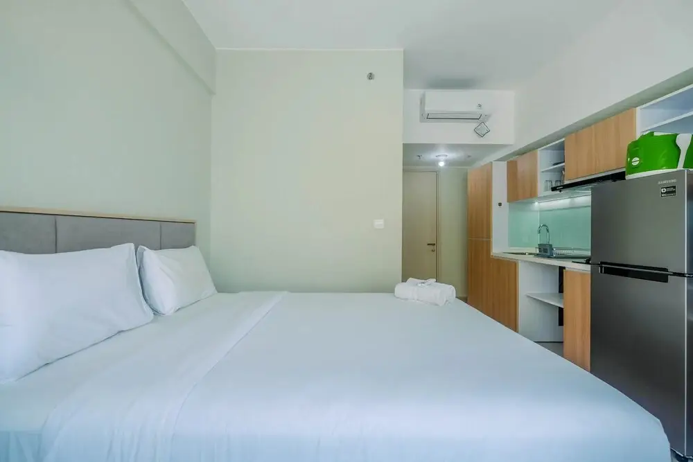 Бекаси: Functional and Minimalist Studio Apartment at Springlake Summarecon