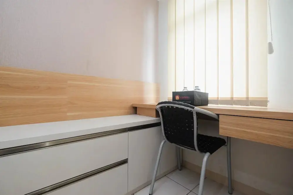 Бекаси: Modern Studio with Great Lake View at Springlake Summarecon Apartment