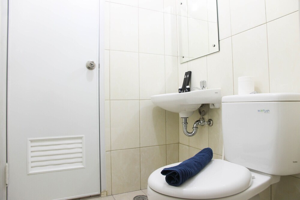 Бекаси: Clean 2BR Apartment @ Springlake Summarecon Bekasi Apartment