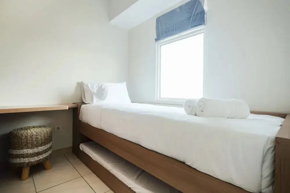 Бекаси: Modern and Bright 2BR Springlake Apartment