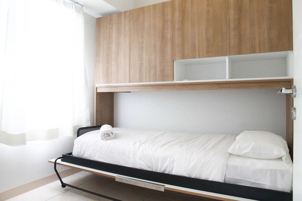 Бекаси: Modern Design 2BR The Springlake Summarecon Apartment