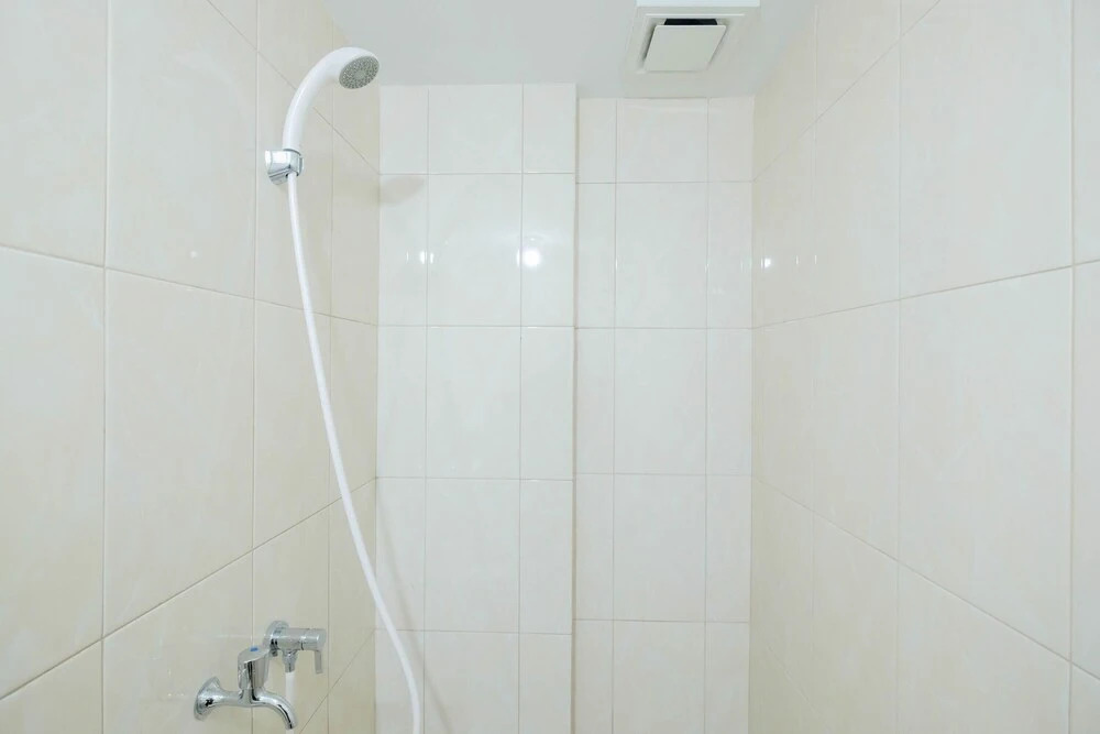 Бекаси: Minimalist 2BR Apartment The Springlake Summarecon