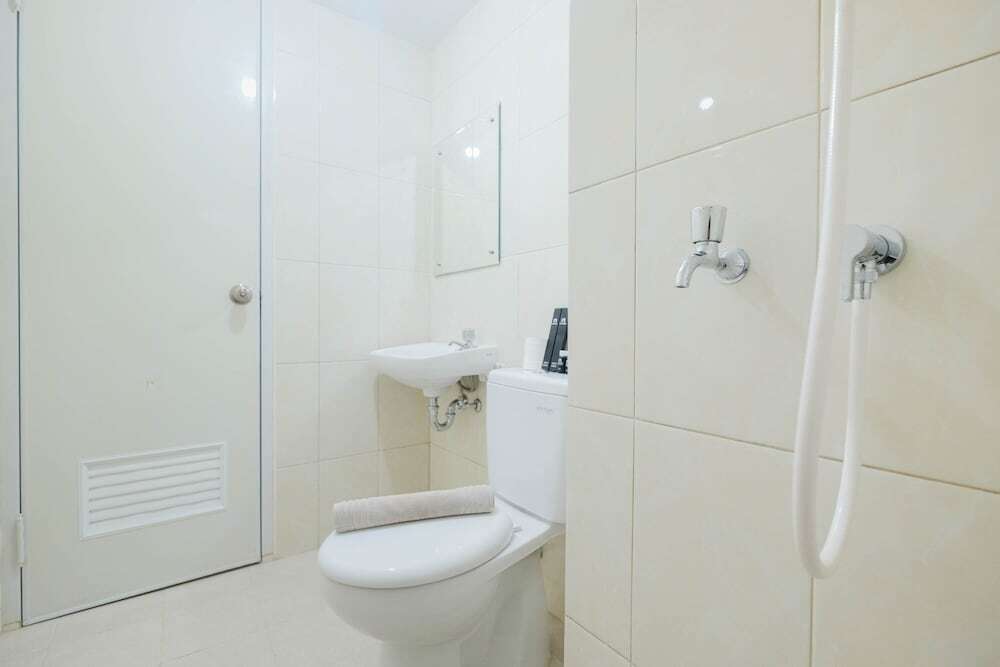 Бекаси: Minimalist 2BR Apartment The Springlake Summarecon