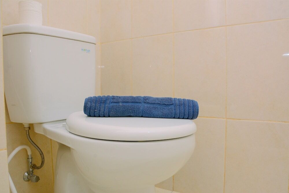 Бекаси: Studio Apartment with Garden View at The Springlake View Summarecon