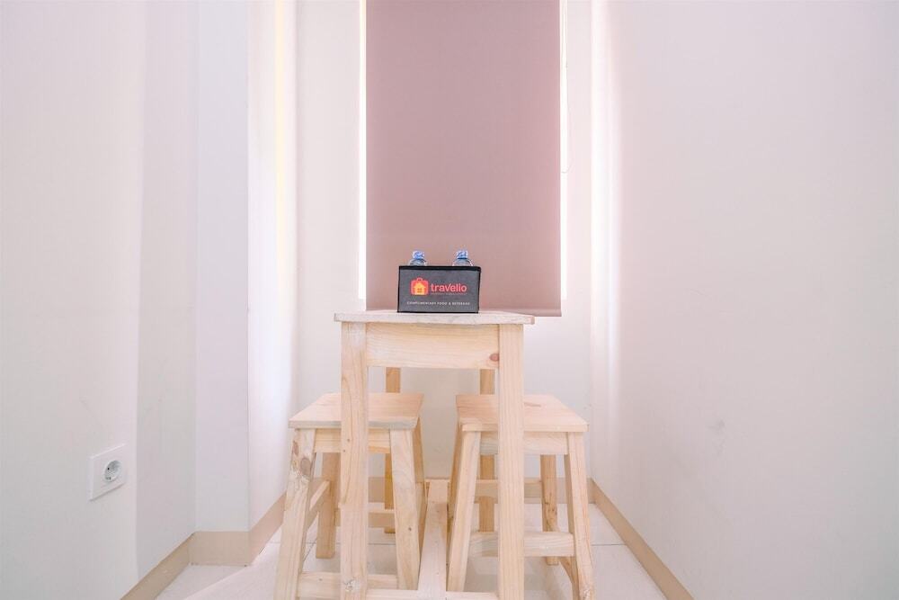 Бекаси: Simply Good Studio Room at Springlake Summarecon Apartment