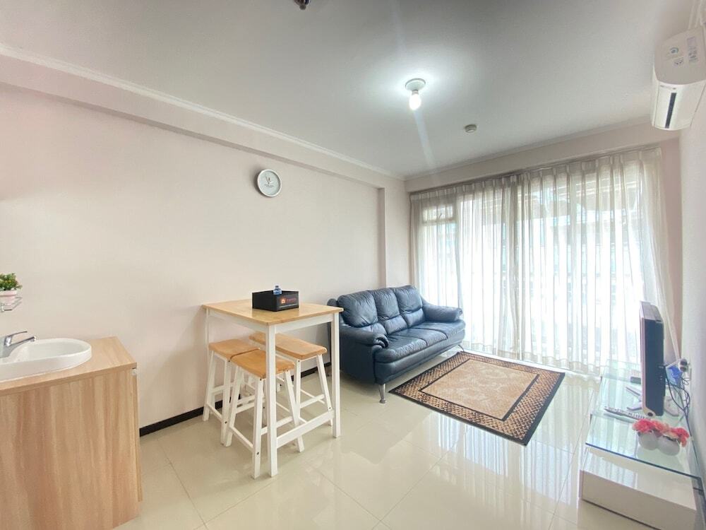 Бандунг: Modern & Comfy 2BR Apartment at Gateway Pasteur