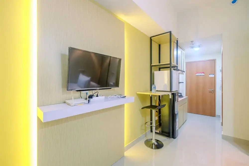Депок: Cozy Living Studio Room at Evenciio Margonda Apartment