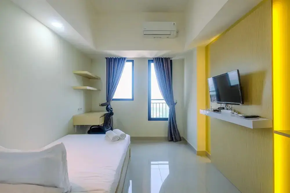 Депок: Cozy Living Studio Room at Evenciio Margonda Apartment