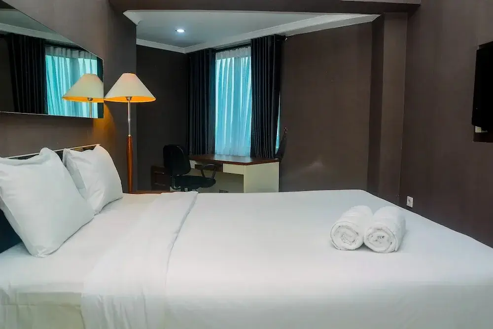 Джакарта: Great Location and Spacious Sudirman Park 2BR Apartment