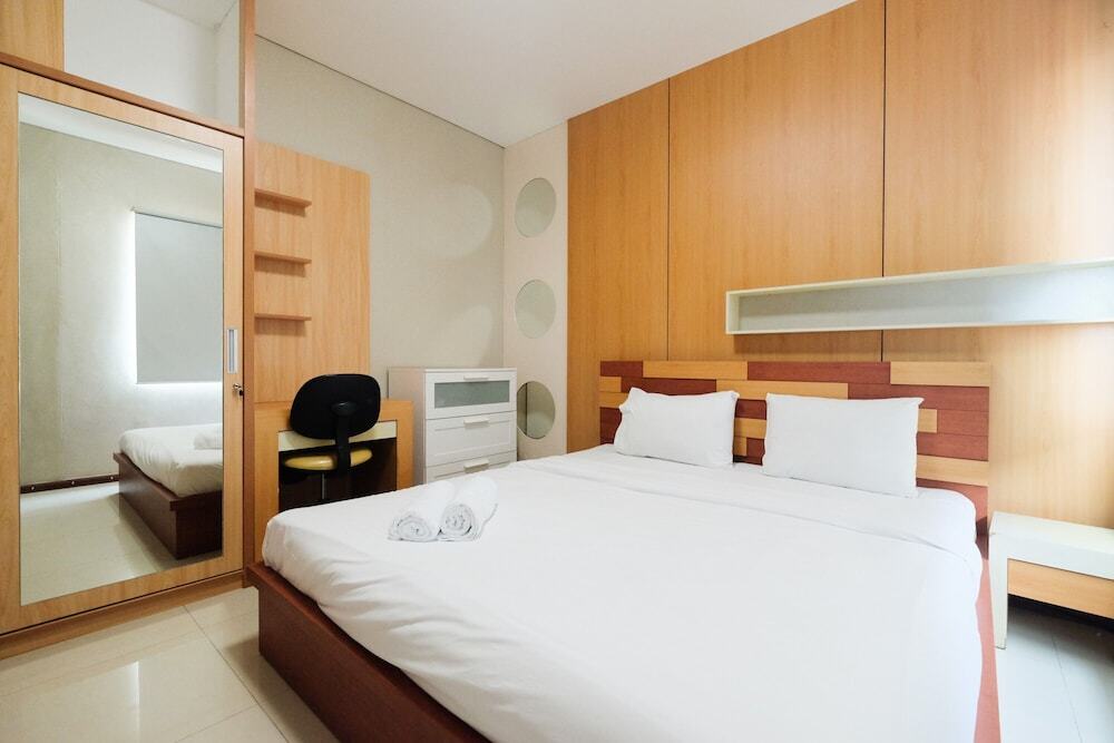 Great Choice and Strategic 1BR Apartment at Thamrin Residence — фото 1