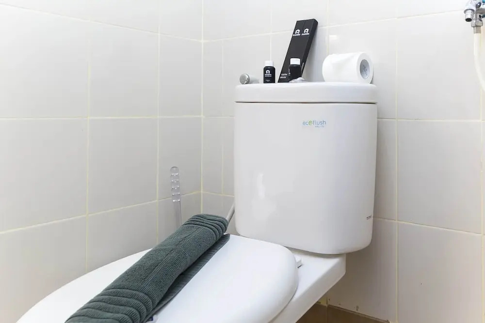 Джакарта: Nice and Comfy 2BR Bassura City Apartment near Mall