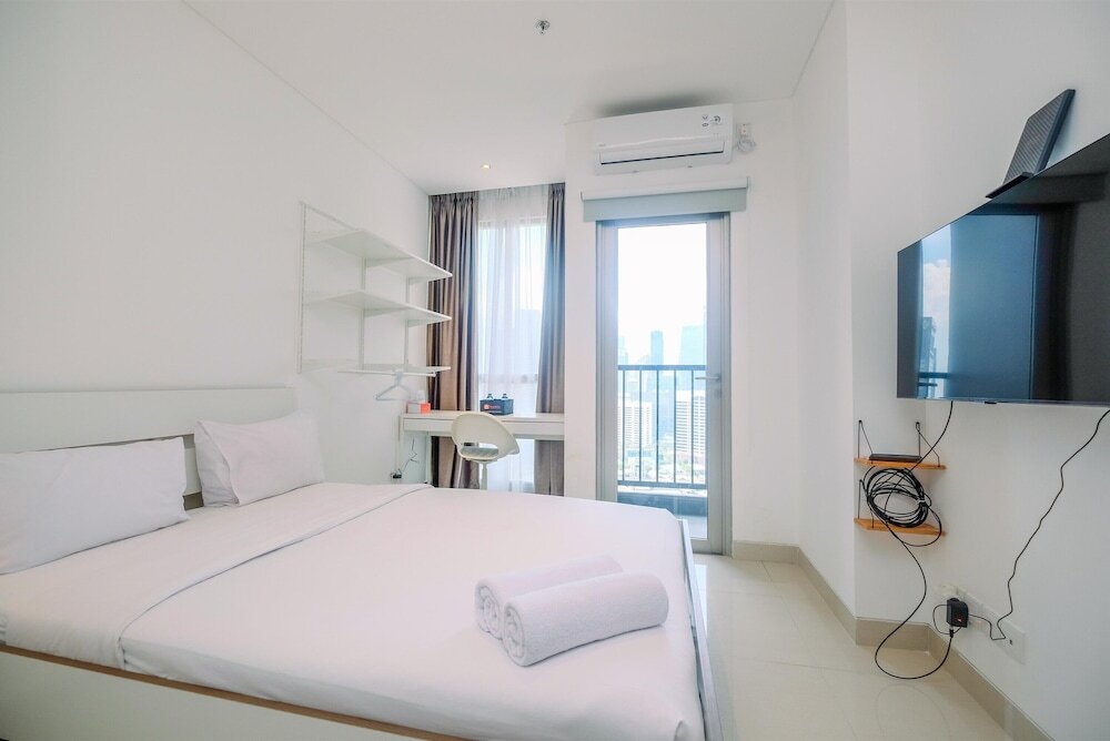 Джакарта: Fabulous Studio Apartment at The Newton Ciputra World 2