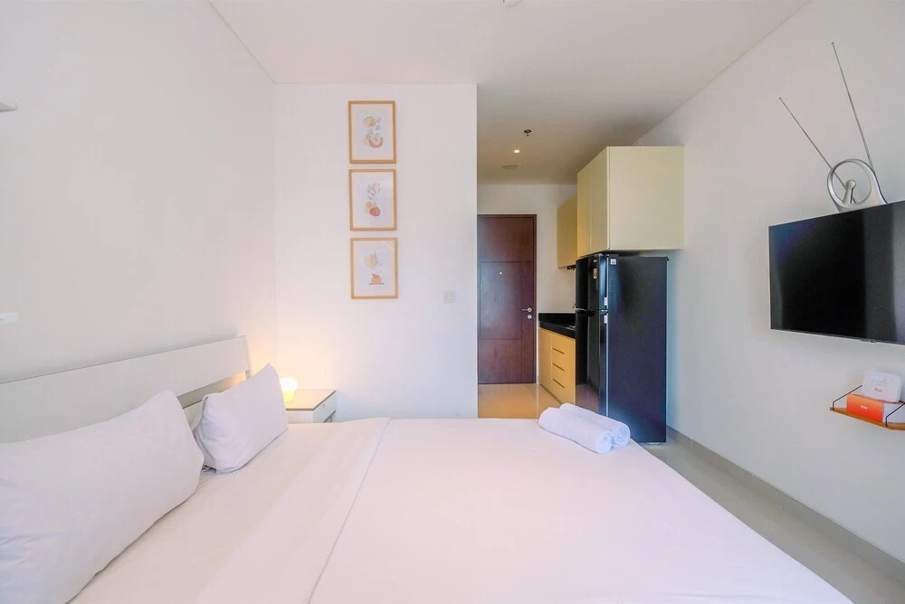 Great Deal Studio Apartment at The Newton Ciputra World 2 — фото 1