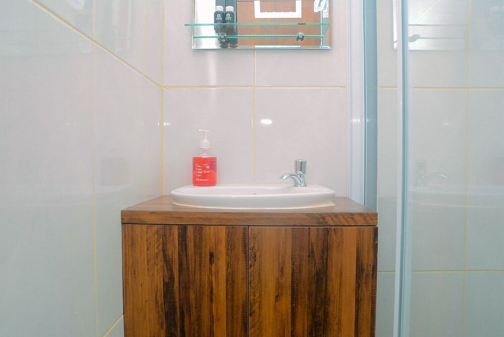Бекаси: Cozy and Simple Living 1BR Grand Kamala Lagoon Apartment