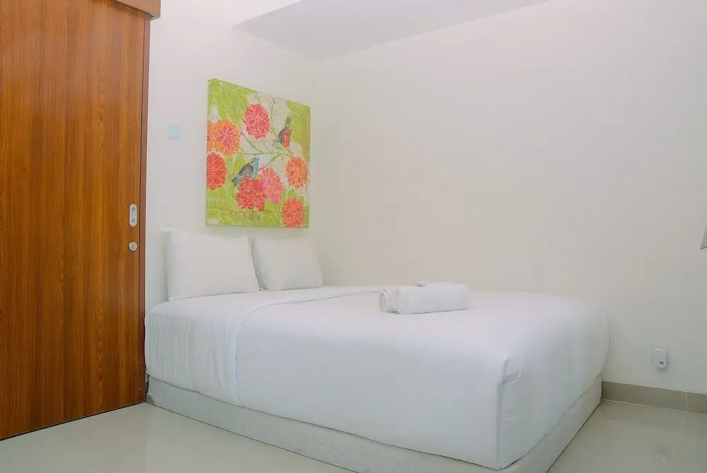 Бекаси: Cozy and Simple Living 1BR Grand Kamala Lagoon Apartment