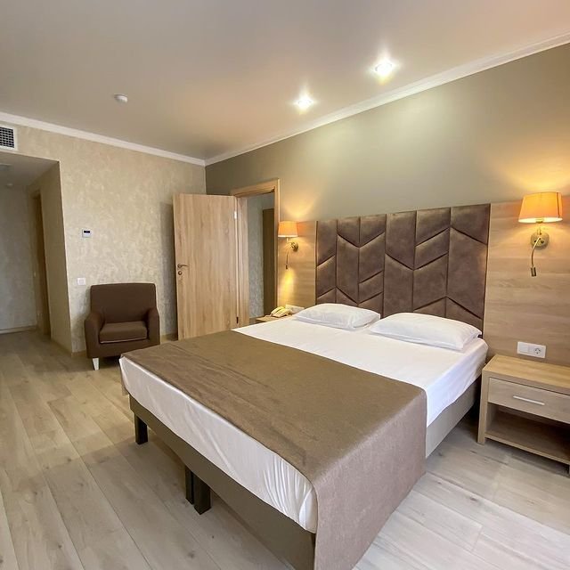 Анапа: Отель Эмеральдика Family Beach Hotel