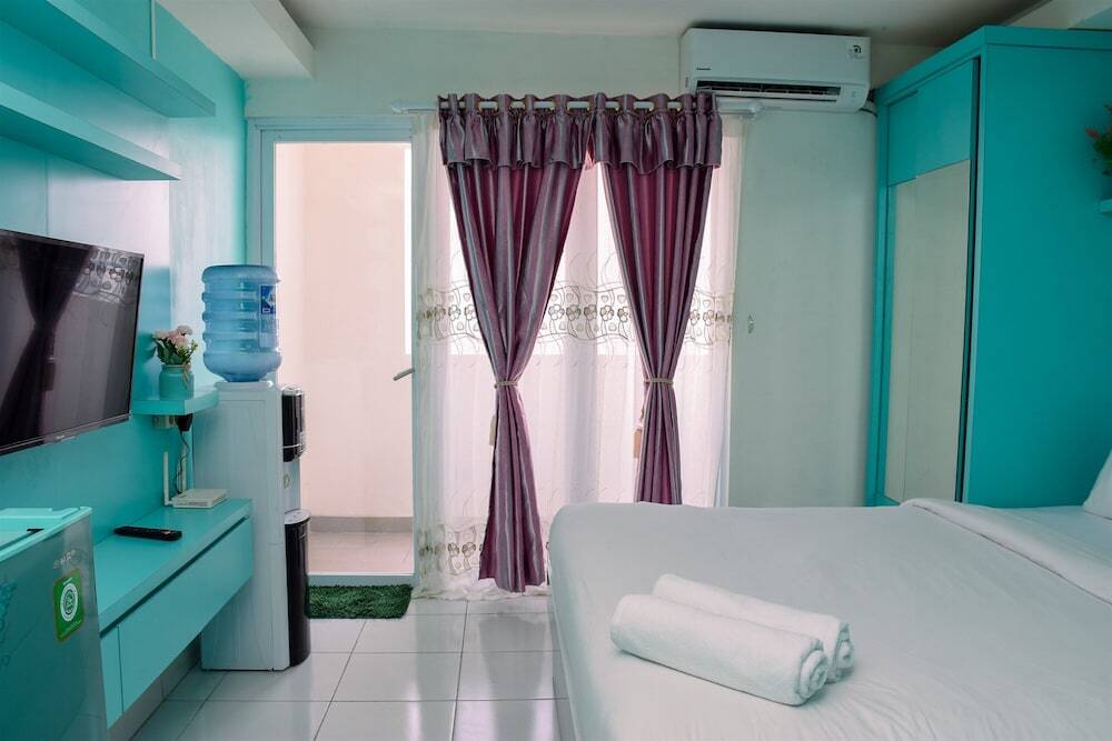 Джакарта: Brand New and Stylist Studio Room at Amethyst Apartment