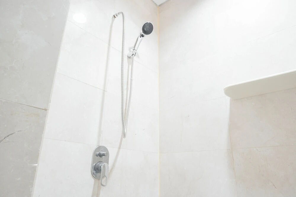 Джакарта: Scenic and Spacious 1BR Apartment L'Avenue Pancoran