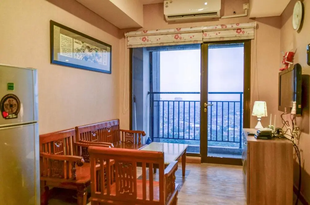 Legok: Nice and Cozy 2BR Apartment at Atria Residence