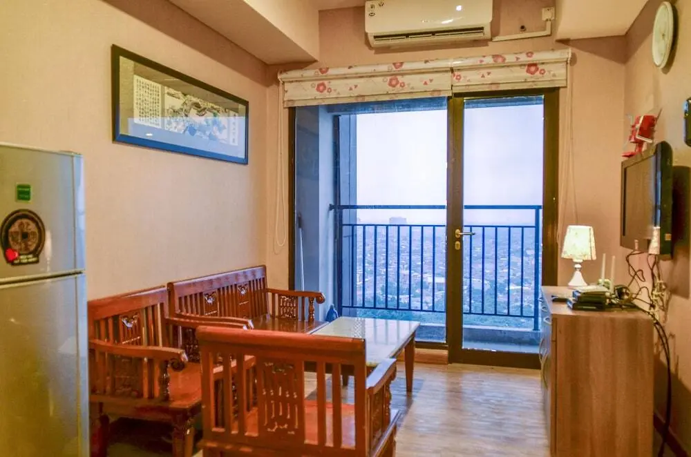 Legok: Nice and Cozy 2BR Apartment at Atria Residence