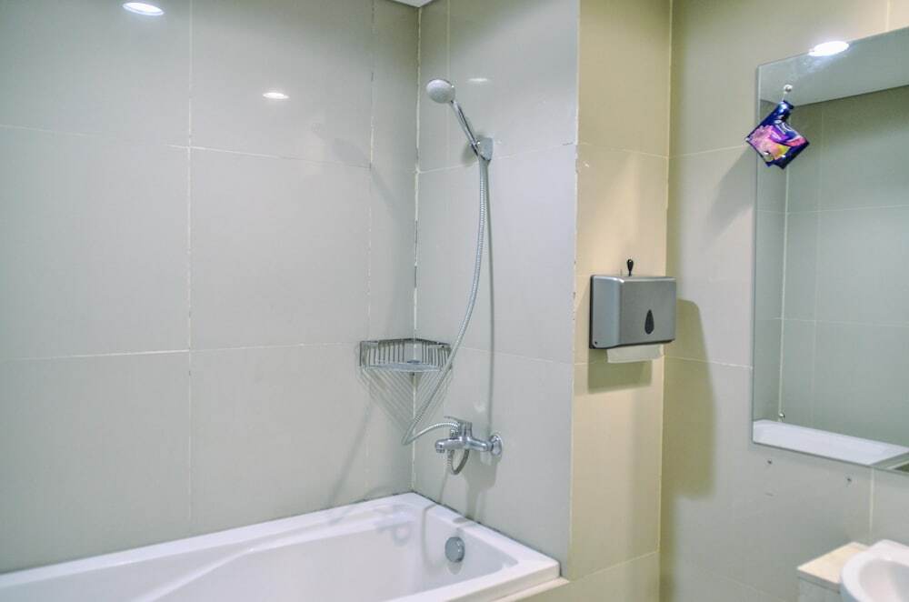Legok: Nice and Cozy 2BR Apartment at Atria Residence