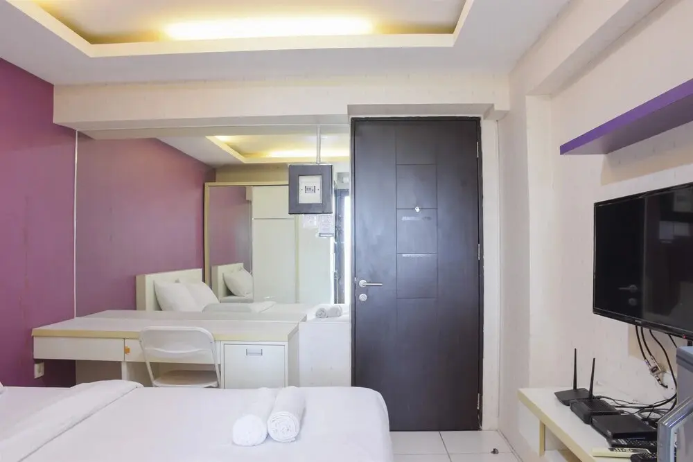 Джакарта: Homey and Simply Studio Room at Kebagusan City Apartment