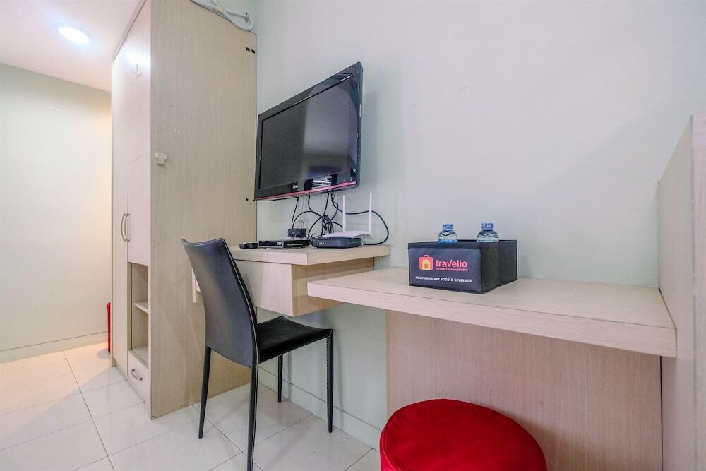 Джакарта: Cozy and Simply Studio at Tamansari Sudirman Apartment