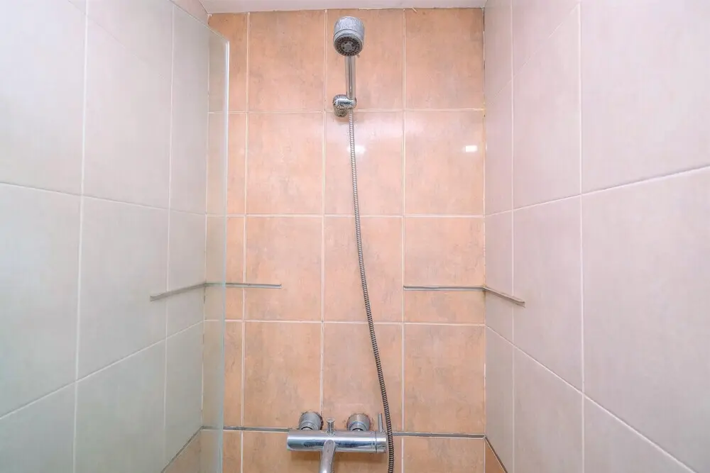 Джакарта: Cozy and Simply Studio at Tamansari Sudirman Apartment