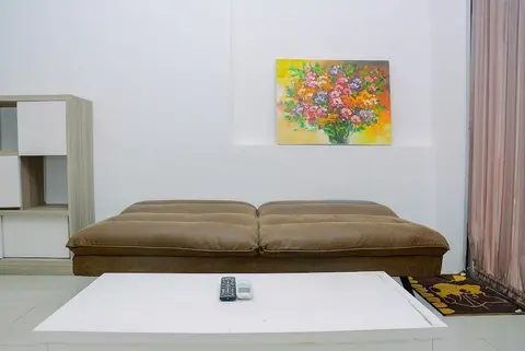 Furnished and Relaxing 2BR Bassura City Apartment near Mall — фото 1