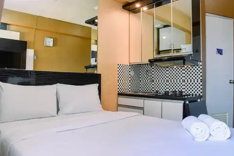 Cozy Stay Studio Room at Green Pramuka City Apartment — фото 1