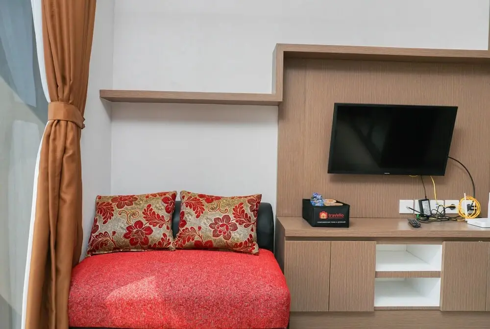 New Furnished Studio West Vista Apartment near Puri Indah — фото 1