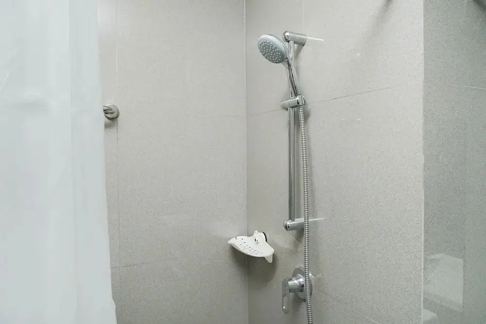 Джакарта: New Furnished Studio West Vista Apartment near Puri Indah