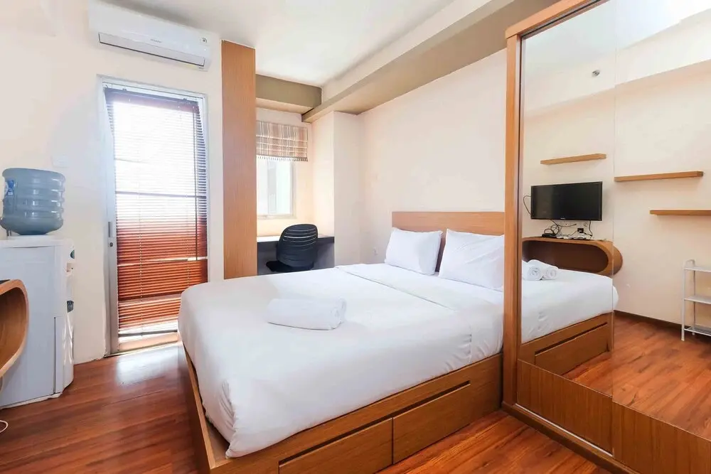 Джакарта: Homey and Cozy Living Studio at Pakubuwono Terrace Apartment