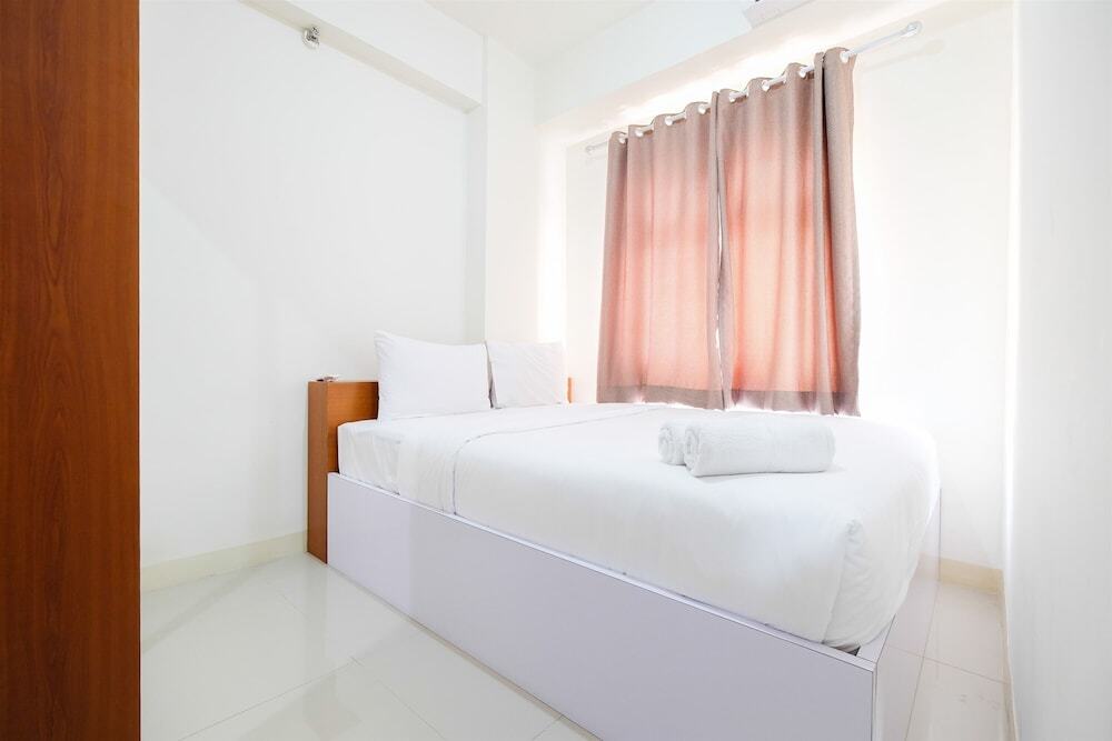 Джакарта: 2BR Green Pramuka City Apartment Direct Access to Mall