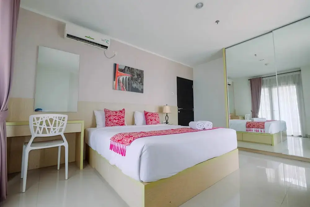 Джакарта: Cozy 2BR Apartment with Sofa Bed at Tamansari Semanggi