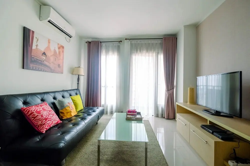 Джакарта: Cozy 2BR Apartment with Sofa Bed at Tamansari Semanggi
