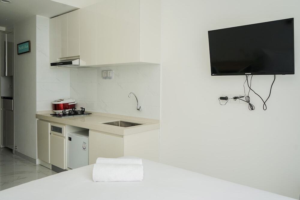 Legok: Wonderful Studio Apartment At Sky House Bsd