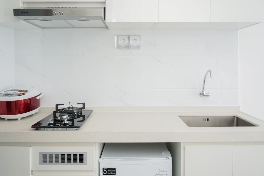 Legok: Wonderful Studio Apartment At Sky House Bsd